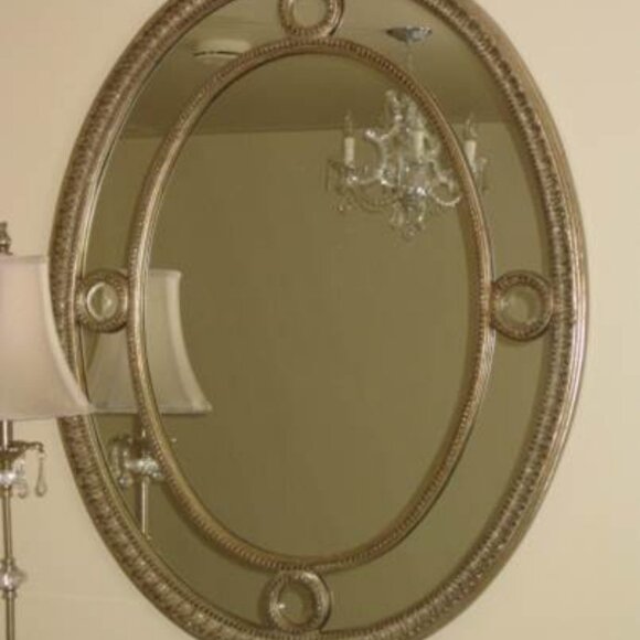 GORGEOUS SILVER OVAL MIRROR - Picture 3 of 3